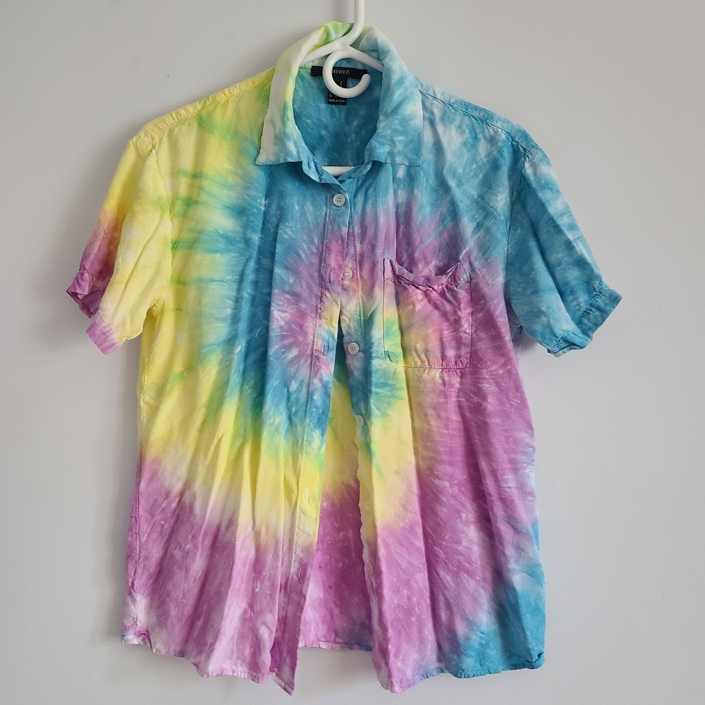 Forever 21 Colorful Tie-Dye Button Down Shirt Size S
